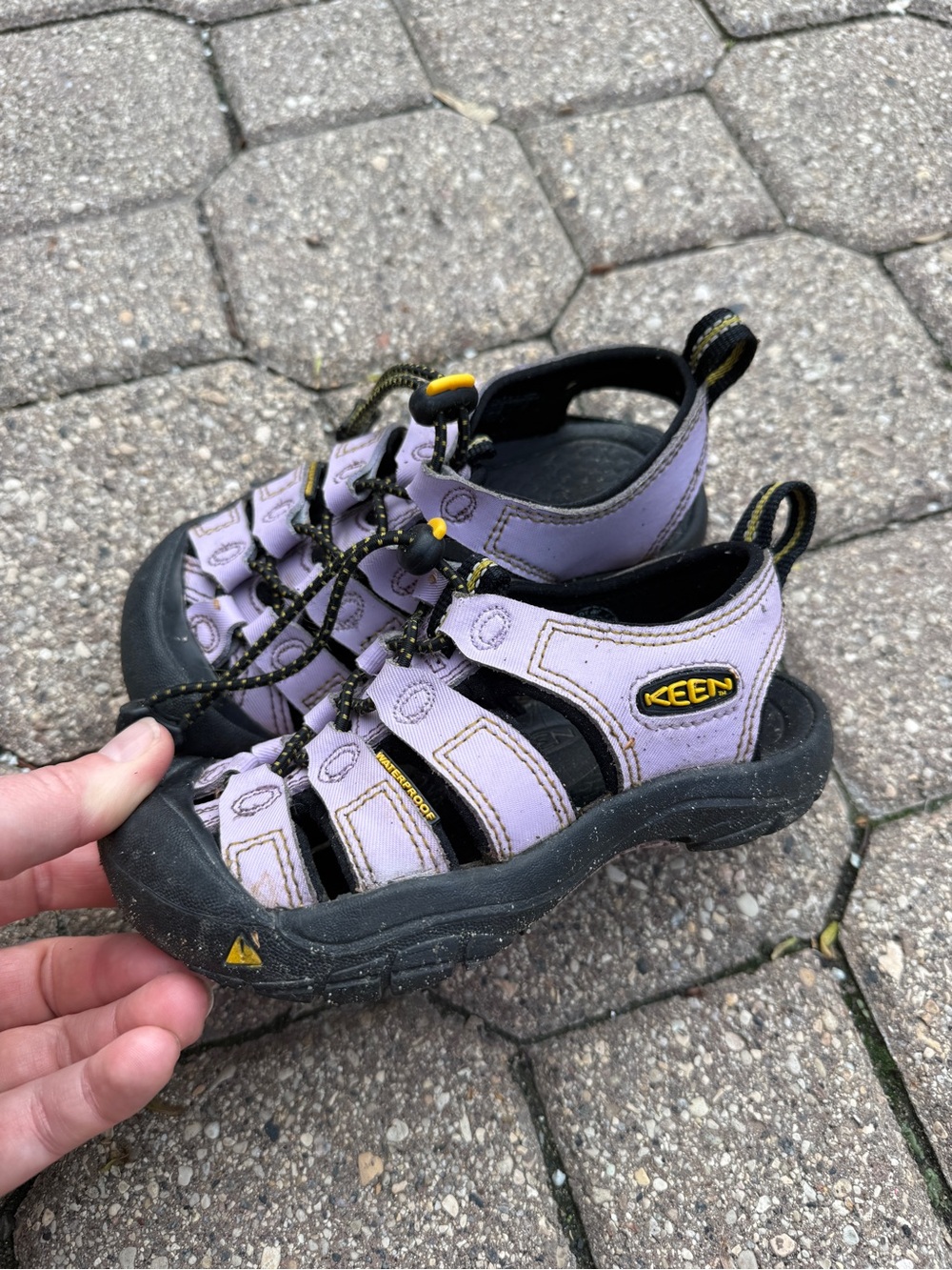 KEEN Kids Lavender & Black Closed-Toe Sandals